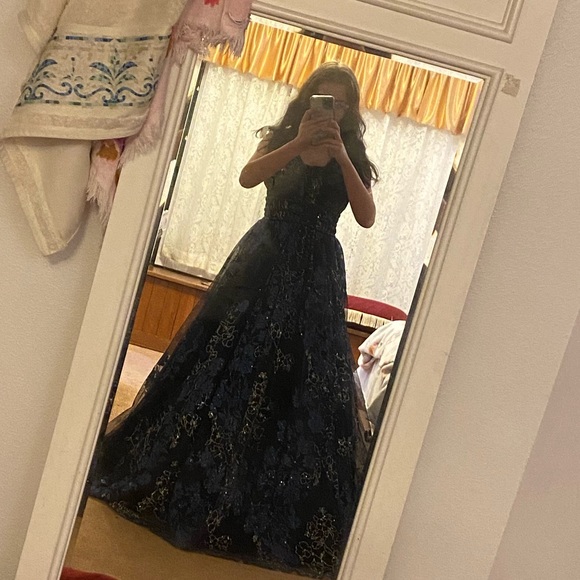 Meet your Posher, Deyna - Picture 3 of 3